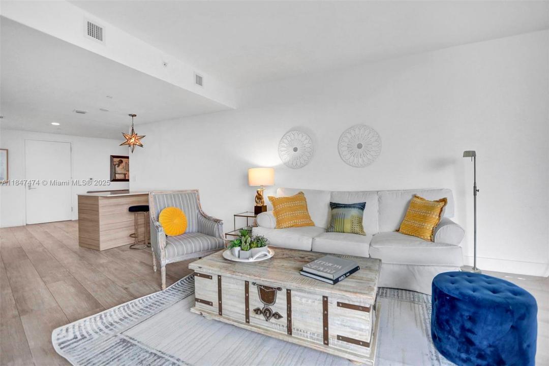121 NE 34th St 1814, Miami, Florida 33137, USA