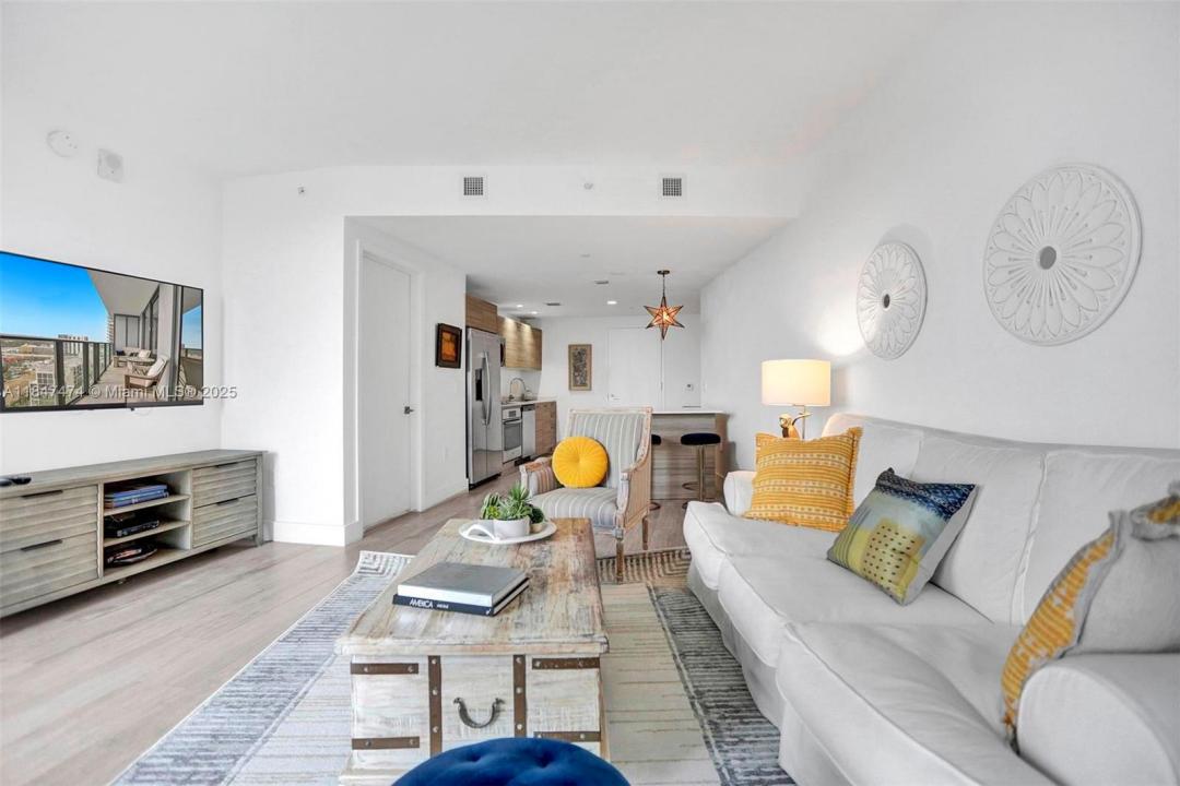 121 NE 34th St 1814, Miami, Florida 33137, USA
