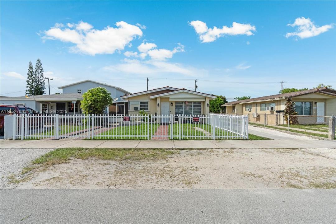 9311 SW 37th St, Miami, Флорида 33165, Соединенные Штаты