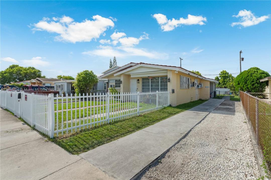 9311 SW 37th St, Miami, Флорида 33165, Соединенные Штаты
