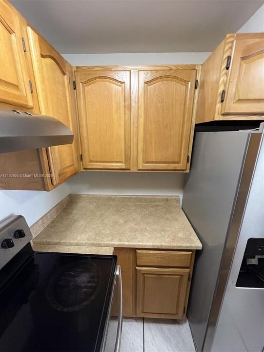 9686 Fontainebleau Blvd 402, Miami, Florida 33172, Stati Uniti
