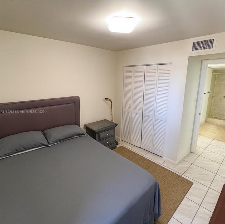 9686 Fontainebleau Blvd 402, Miami, Florida 33172, Stati Uniti