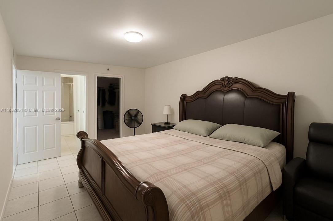 9686 Fontainebleau Blvd 402, Miami, Florida 33172, Stati Uniti