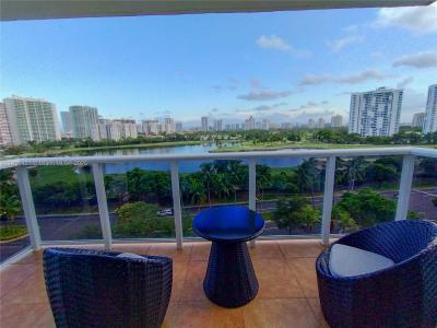 3625 N Country Club Dr 1004, Aventura, Florida 33180, USA