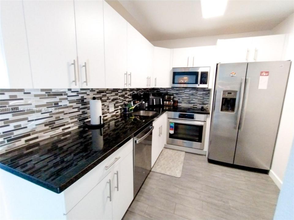 3625 N Country Club Dr 1004, Aventura, Florida 33180, Amerika Birleşik Devletleri