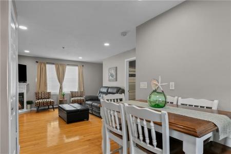 231 Maple Avenue 203, Newport, Rhode Island 02840