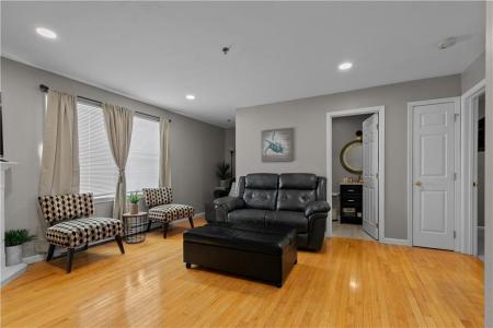 231 Maple Avenue 203, Newport, Rhode Island 02840