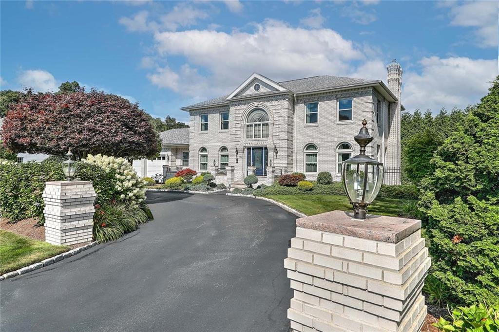 102 Cranberry Terrace, Cranston, Rhode Island 02921, Stati Uniti