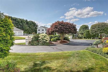 102 Cranberry Terrace, Cranston, Rhode Island 02921, Stati Uniti