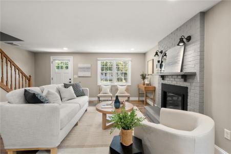 476 Green End Avenue, Middletown, RI 02842, USA