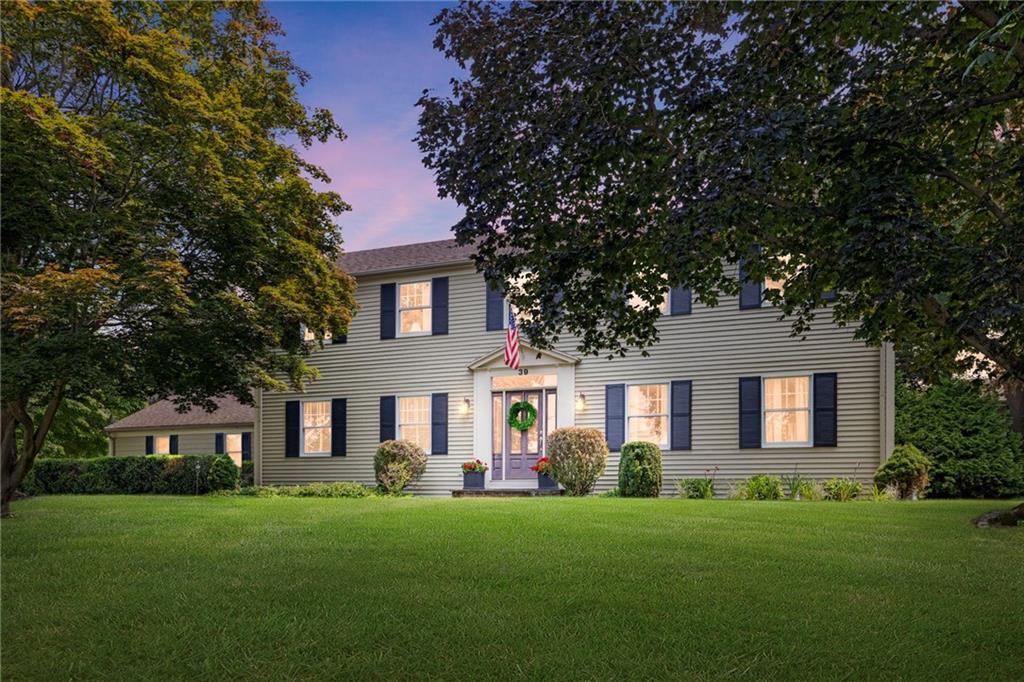 39 Applewood Road, Cranston, Rhode Island 02920