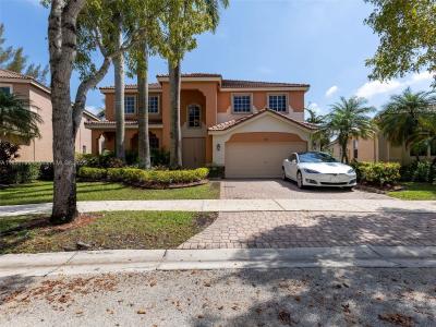 665 Nandina Dr 665, Weston, Florida 33327, USA