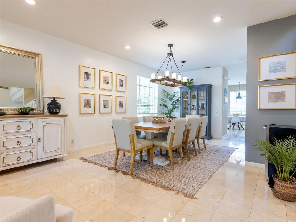 665 Nandina Dr 665, Weston, فلوريدا 33327, الولايات المتحدة