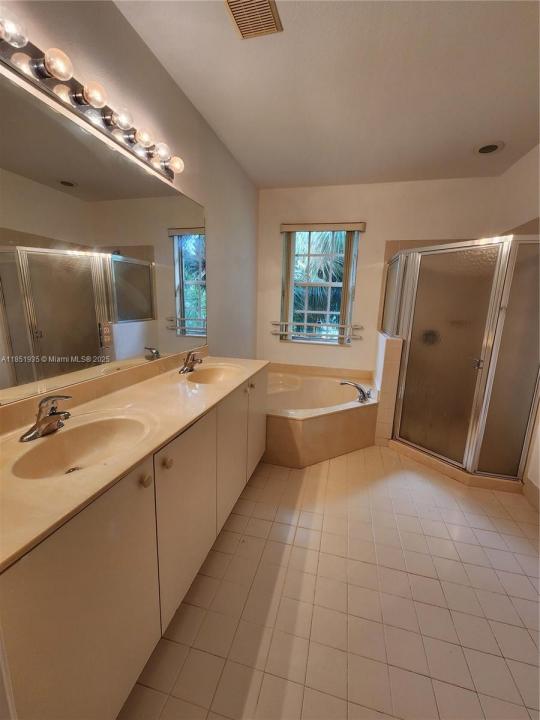 2762 SW 85th Ave 103, Miramar, Florida 33025, Estados Unidos
