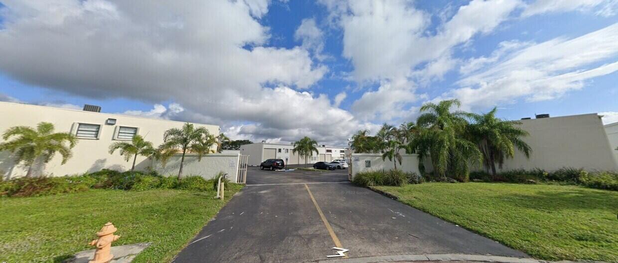 13977 SW 140th Street 105, Miami, 佛罗里达州 33186, 美国