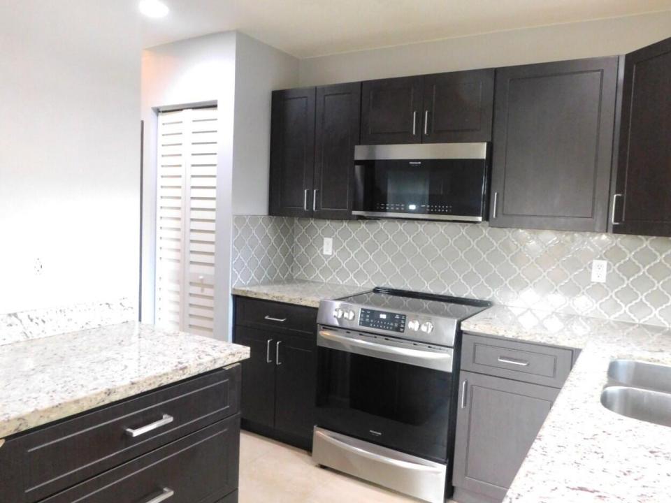 2470 NW 99th Way 2470, Sunrise, Flórida 33322, Estados Unidos