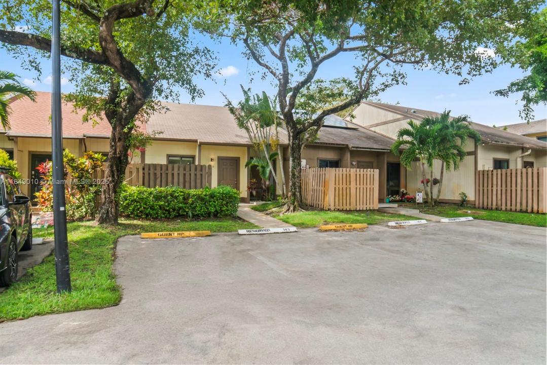 460 NE 211th Ter, Miami, Floride 33179, États-Unis