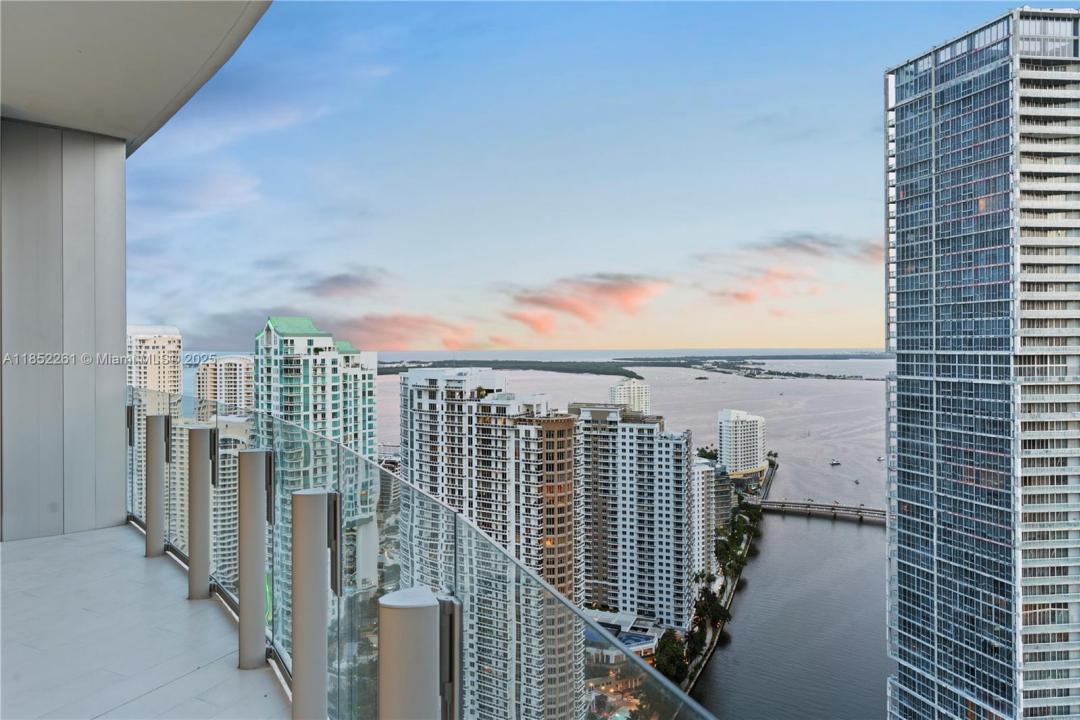 300 BISCAYNE BLVD WAY 4007, Miami, Flórida 33130, Estados Unidos