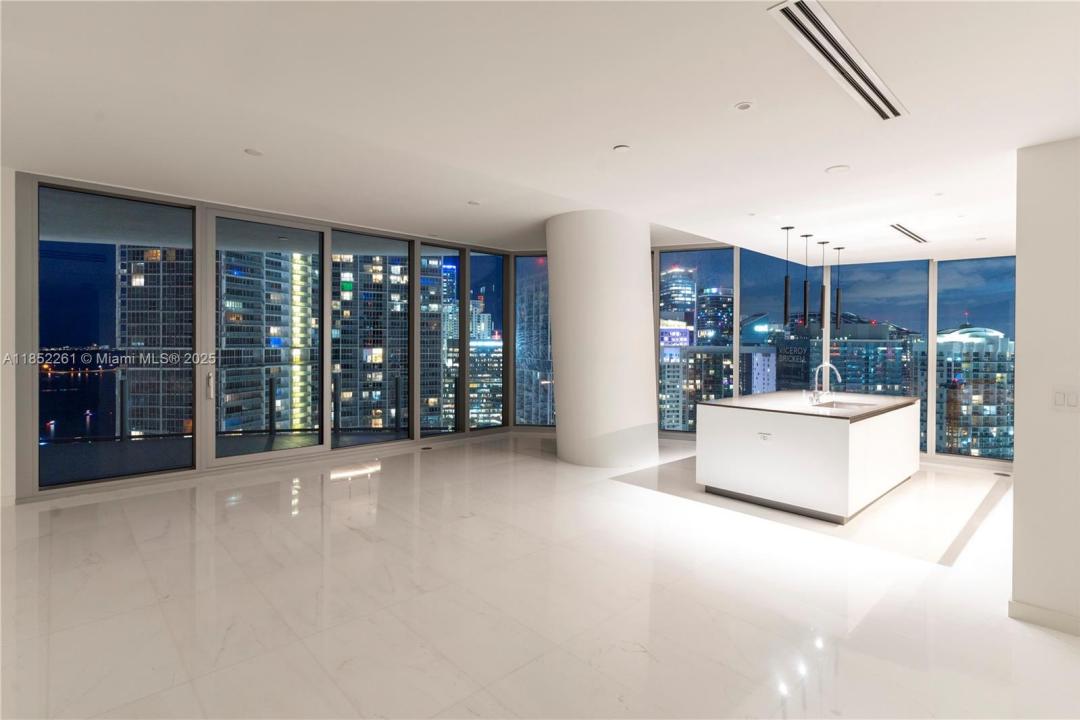 300 BISCAYNE BLVD WAY 4007, Miami, Flórida 33130, Estados Unidos