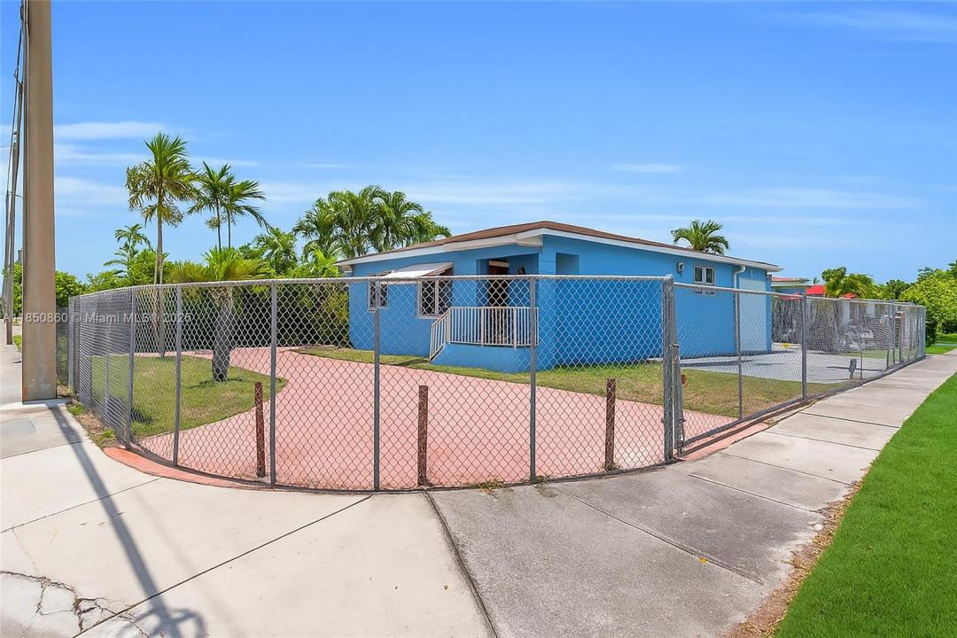 5890 Palm Ave, Hialeah, 佛罗里达州 33012, 美国
