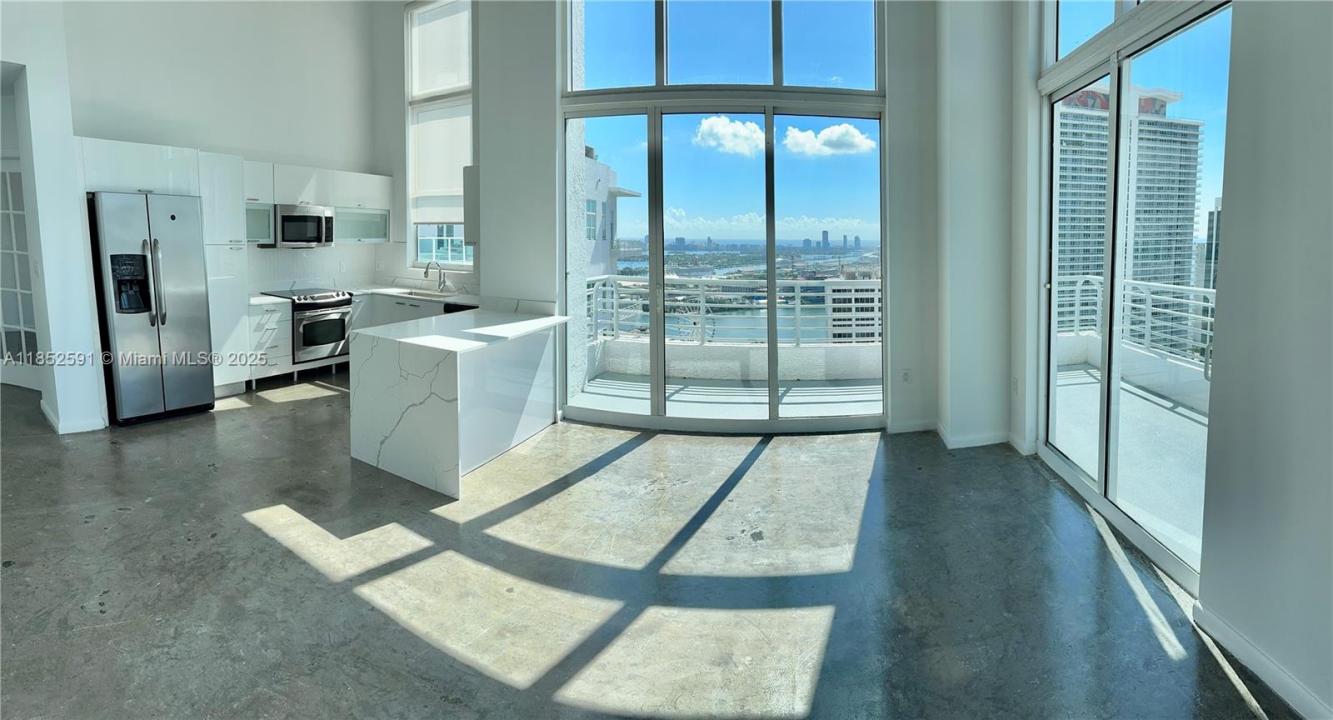 133 NE 2 AV 3612, Miami, Floride 33132, États-Unis