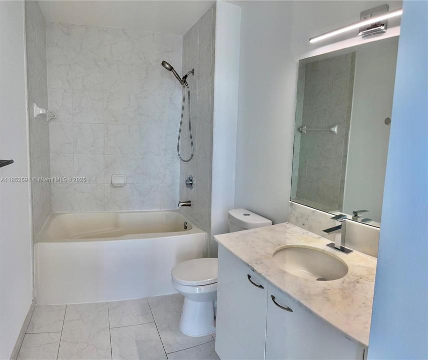133 NE 2 AV 3612, Miami, Floride 33132, États-Unis
