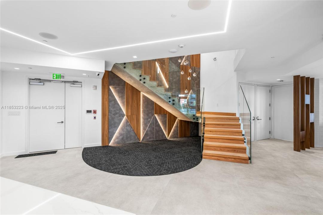 1300 Brickell Bay Dr CU6, Miami, フロリダ 33131, アメリカ合衆国