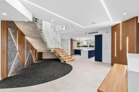 1300 Brickell Bay Dr CU6, Miami, Florida 33131, USA