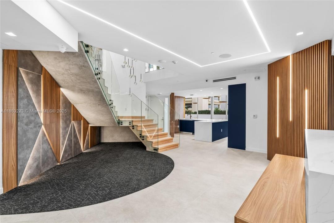 1300 Brickell Bay Dr CU6, Miami, フロリダ 33131, アメリカ合衆国