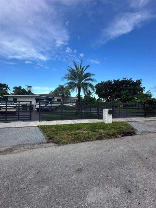 19361 NW 1st Ct, Miami Gardens, 佛罗里达州 33169, 美国