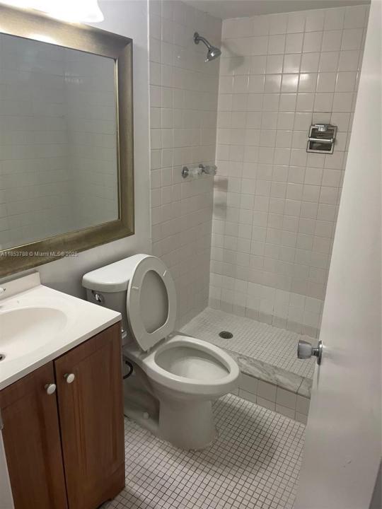 1075 Riverside Dr 203, Coral Springs, Florida 33071, Amerika Birleşik Devletleri