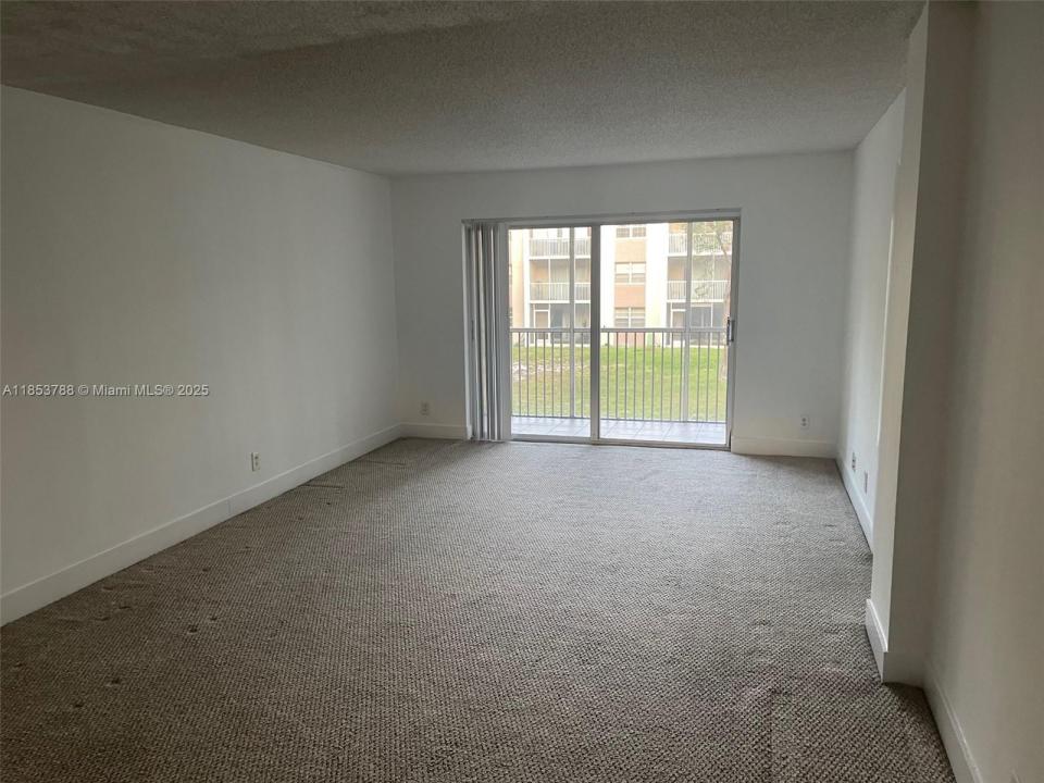 1075 Riverside Dr 203, Coral Springs, Florida 33071, Amerika Birleşik Devletleri