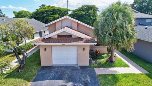 581 Lakeside Cir, Sunrise, Florida 33326, USA