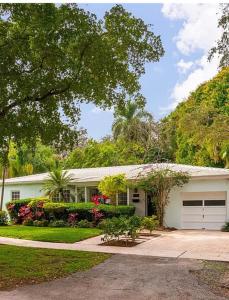 7300 Mindello St, Coral Gables, Florida 33143, USA