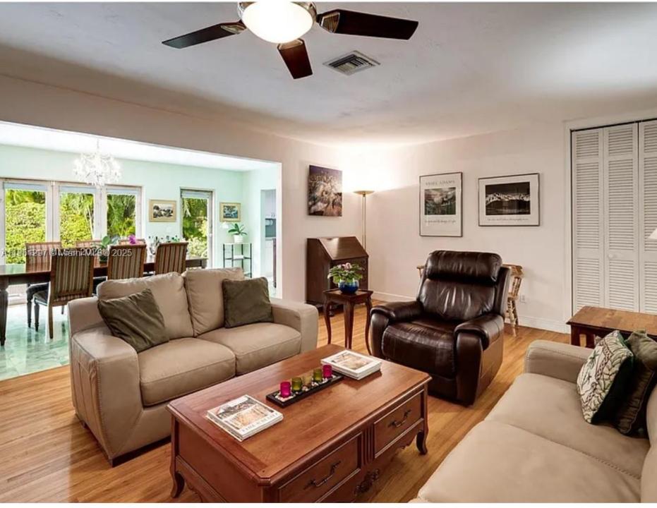 7300 Mindello St, Coral Gables, פלורידה 33143, ארצות הברית של אמריקה 