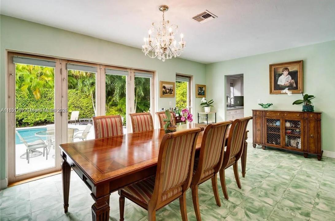 7300 Mindello St, Coral Gables, פלורידה 33143, ארצות הברית של אמריקה 