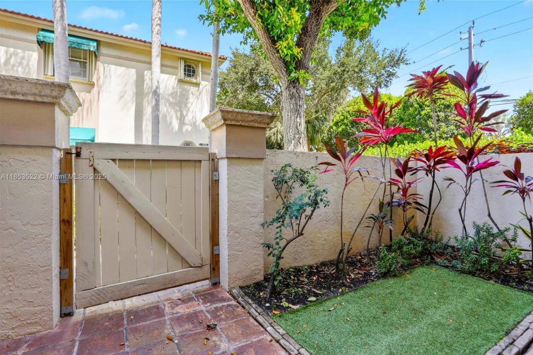 6582 Via Regina, Boca Raton, Флорида 33433, Соединенные Штаты