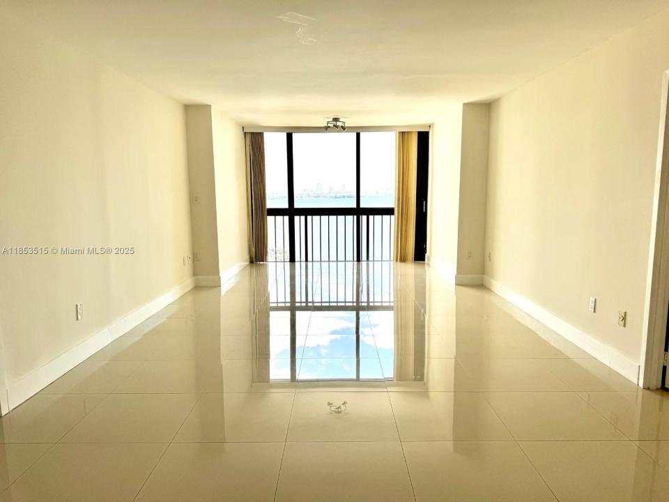 2333 Brickell Ave 2607, Miami, פלורידה 33129, ארצות הברית של אמריקה