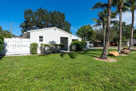 1121 SW 18th Ct, Fort Lauderdale, Florida 33315, USA