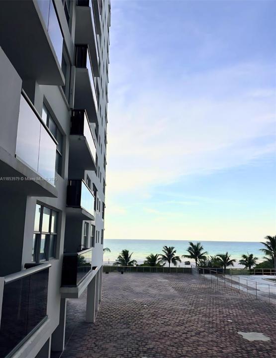 6039 Collins Ave 414, Miami Beach, Floride 33140, États-Unis