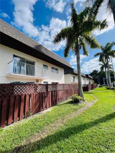 8601 SW 94th St 204W, Miami, Florida 33156, USA