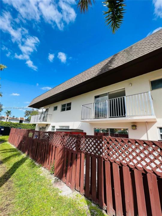 8601 SW 94th St 204W, Miami, Florida 33156