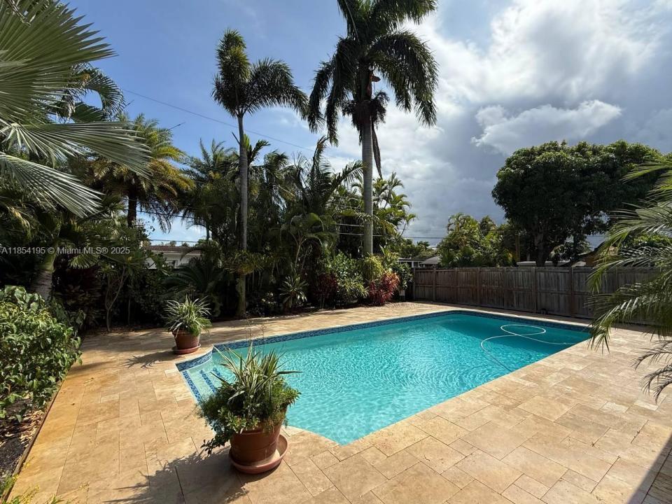 1728 NE 39th St NA, Oakland Park, Florida 33334, Estados Unidos