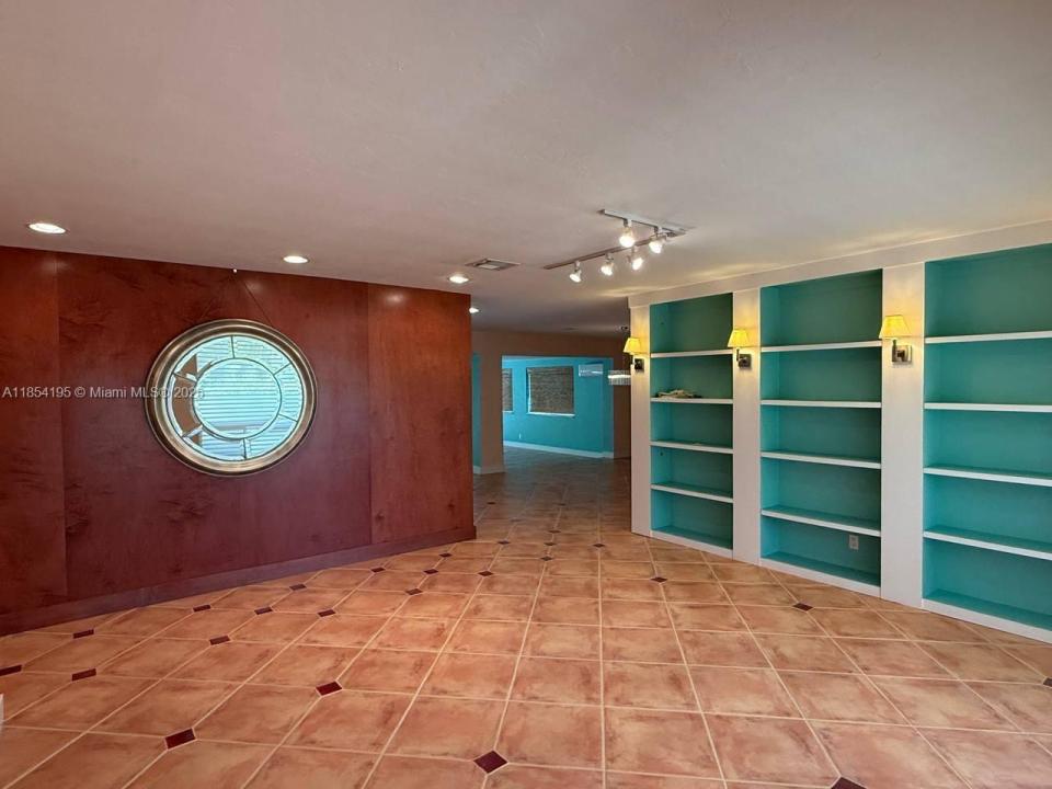 1728 NE 39th St NA, Oakland Park, Florida 33334, Estados Unidos