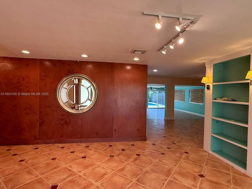 1728 NE 39th St NA, Oakland Park, Florida 33334, Estados Unidos
