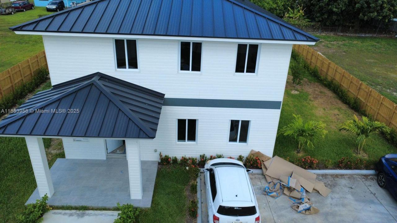 722 NW 6 CT, Florida City, Florida 33034, USA