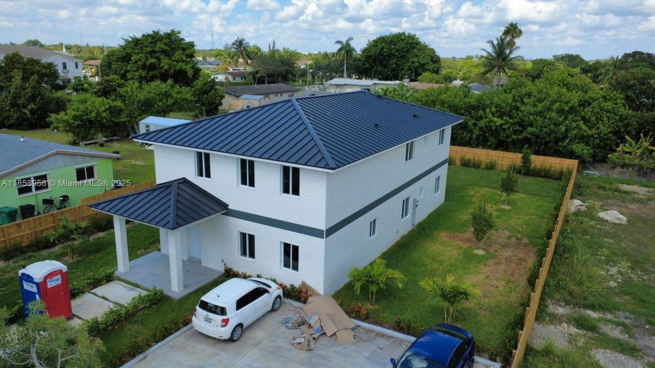 722 NW 6 CT, Florida City, Florida 33034, USA