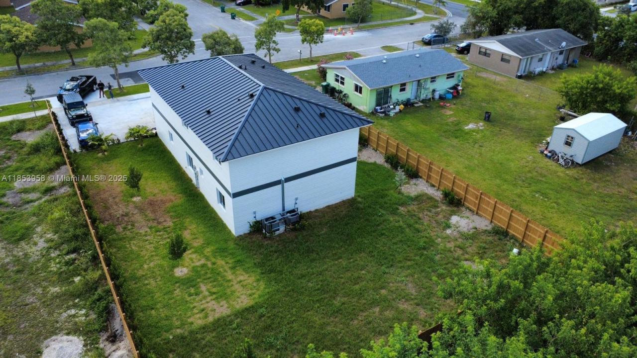 722 NW 6 CT, Florida City, Florida 33034, USA