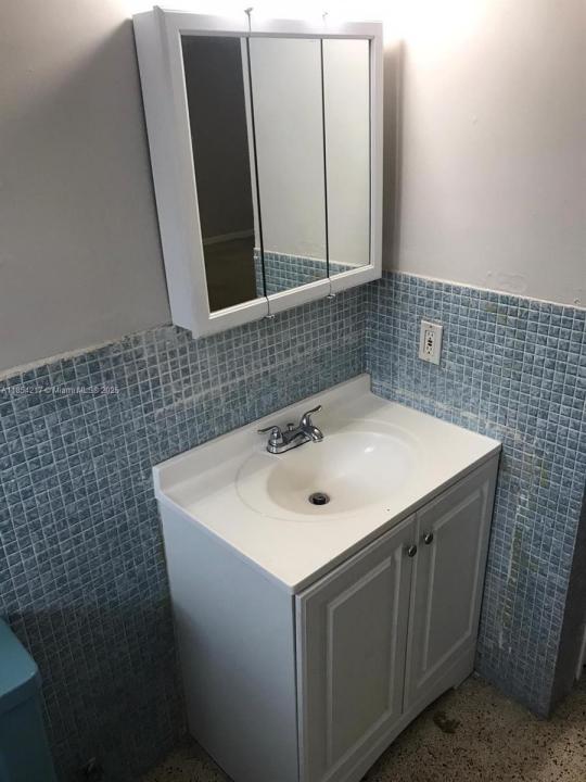 15940 NE 19th Pl 4, North Miami Beach, Флорида 33162, Соединенные Штаты