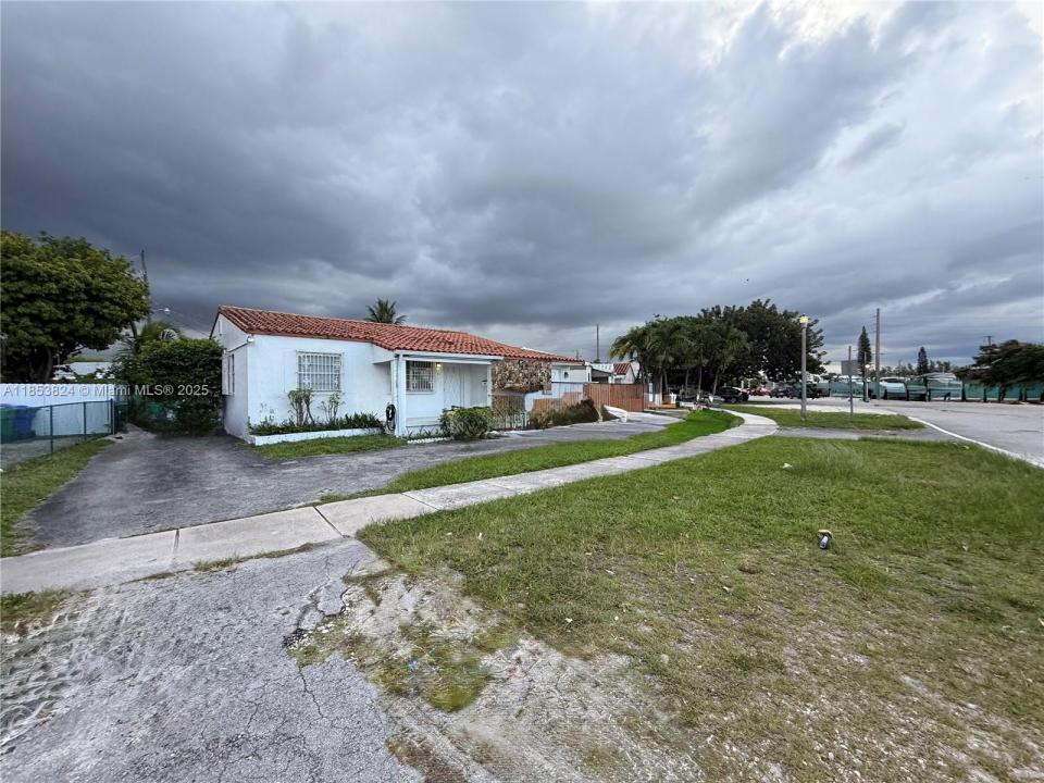 110 Flagami Blvd, Miami, フロリダ 33144, アメリカ合衆国
